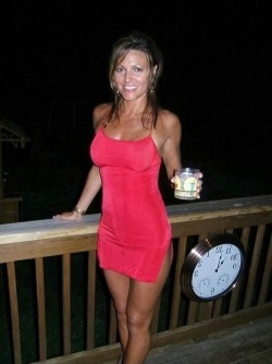 milfthick:  Late night drink
