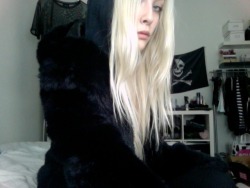pale-fagg0t:  paleasashes:  me-heart-out:  √pretty+pale  X