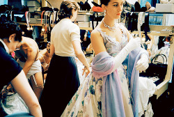 vintagegal:  Backstage at the Pierre Balmain couture show, 1954.