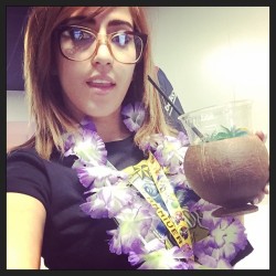 Ended my day at #E3 by getting lei&rsquo;d! #freecoconut #thanksEA (at Los Angeles Convention Center)