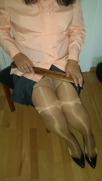 spanking-ladies-naughty-boys:  I am pretty sure I would have an accident while she spanks me. 