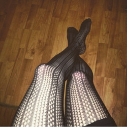 stockings-nylons-pantyhose:Reblogged from nylonleglover1845 on