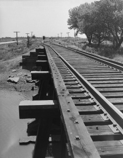 fuckyeahvintage-retro:  Train tracks buckle. Halowell, Kansas