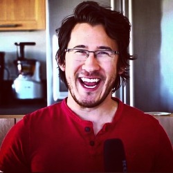 totally-supernatural:  Markiplier and the colors of the rainbow.