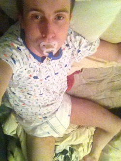 boyandhisdiapers:  Thickly diapered, smell and dressed like a baby. All ready for nini
