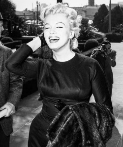 sublimemarilynmonroe-blog: Marilyn Monroe, 1956