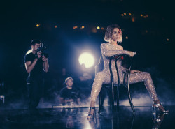 oystermag:  Behind the scenes with Beyoncé at The GRAMMYs rehearsals.