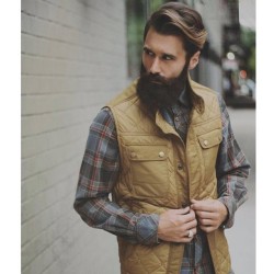 the-bearded-stag:  One word for this Man’s beard. Dense!  