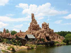 ravenkrofts:  big thunder mtn By Gator Chris 