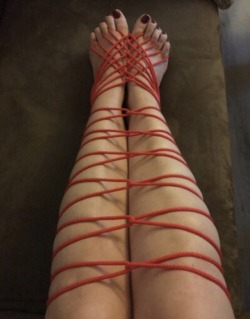 annaclove01:  Playing with ropes a little. Always relaxing