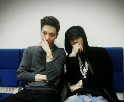 cnblueyunaky:  131221 CNBLUE Twitter  @CNBLUE_4: With Dok2 !