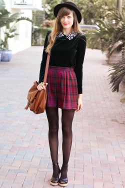 pantyhoseparty:  Black tights, tartan skirt and dark green velvet