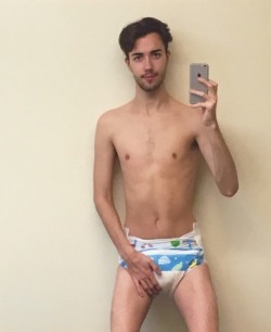 diaper-rocker:  diapered-twink:  feeling brave enough to show