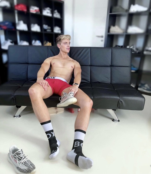 nikesocks101: