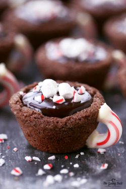 food–archives:  Peppermint Hot Chocolate Cookie Cups. 