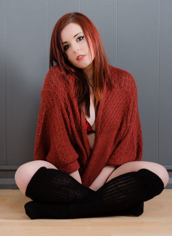cosplayhot:  Sarah Quinn  Model Gamer Definitely Supervillian,