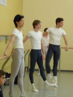 male-ballet:  Back to it Monday Ballet