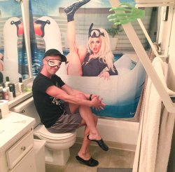 russianwhore:@katya_zamo: Greetings from my bathroom folks I