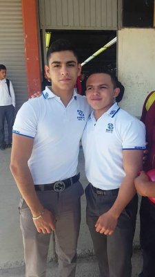 vergon-cdmx-hot:  mexicogay-chacales:  Como Extraño la Escuela