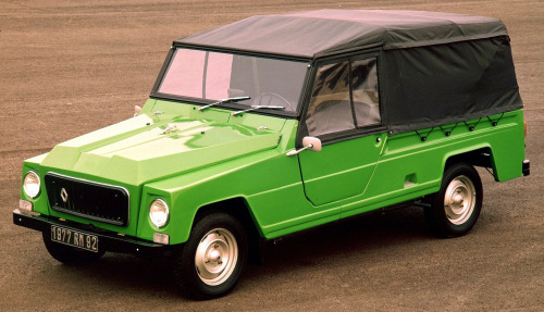 carsthatnevermadeit:  Renault 4 Rodeo, 1970-1981. An (even more) utilitarian version of the Renault 4, the Rodeo was front wheel drive but could be ordered with four wheel drive courtesy of a conversion by Sinpar