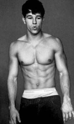 male-and-others-drugs:   Mark Wahlberg shirtless