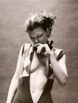 jinxproof:  Milla Jovovich (1996)ph. Nathaniel Goldberg