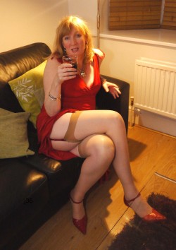 gorgeous legs find hot mature women near you join http://gransex.co.uk