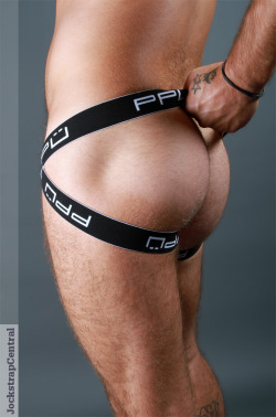 fuckyeahjockstraps.tumblr.com/post/38631976378/