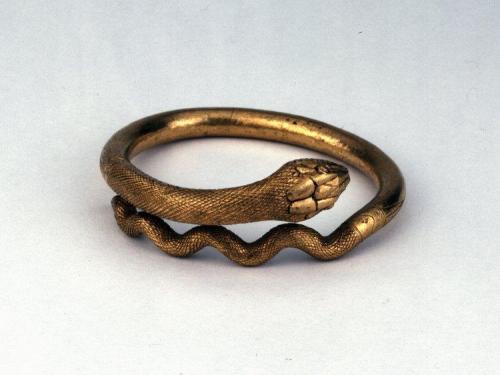 irisharchaeology: A Roman gold bracelet in the form of a coiled