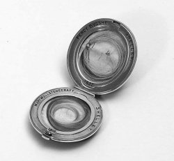 mortisia:  Locket with hair from Mary Shelley & Percy Bysshe