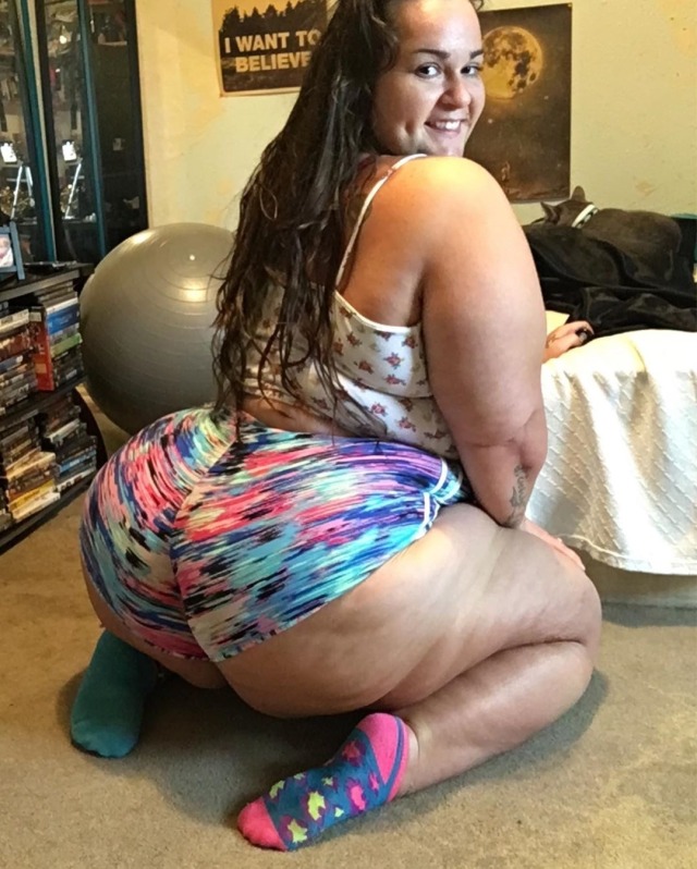bigbootysniffer12345:cavscoutt:She has one beautiful ass can’t