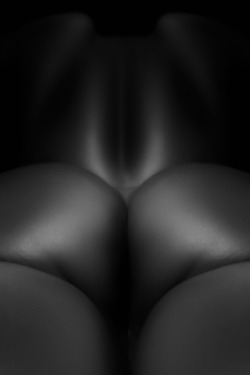 violetlahaie:«Nude Project - Body Parts» by MwlPhoto. Found