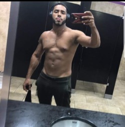 sebastian25pr:  Escort dominicano, vive en Santurce 