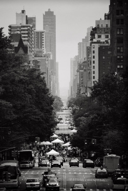 black-and-white:  nyc (by allanmcleodroney) 