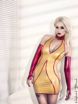 westward-bound-latex:  Romanie Smith in Westward Bound # Latex.