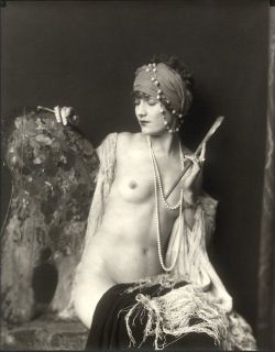  photo by Alfred Cheney Johnston