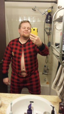 radiocub82:  This morning woke up so horny!  Wearing the flap