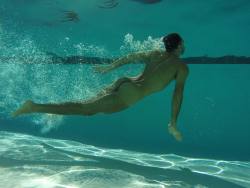 lukehass:  A Q U A 🐟💧💙 #underwater #aqua  (at Las Vegas,