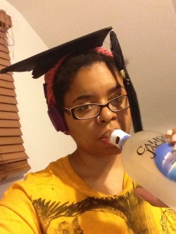giraffesandsneezing:  browngirlblues:  I’m successful I graduated