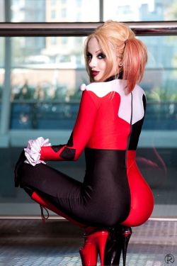 cosplay-booties:Kitty Young as Harley Quinn