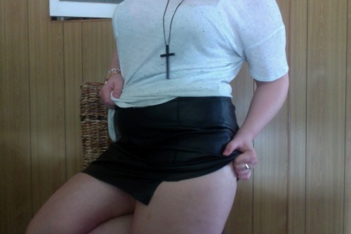 butttdumpling:  pray for the booty, the holy booty. (faux leather forever)  i feel like i could very passionate with her.
