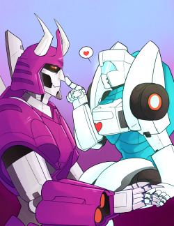 robomcnobody:  Tailgate booping the nose of the big old Purple