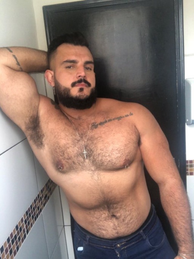 macho-xavier-xxx: