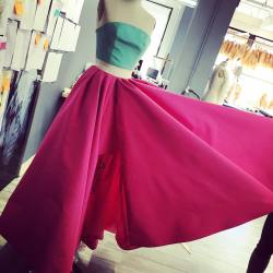 csiriano:  So chic! This turquoise top and pleated faille skirt