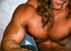 drugmeat:  eroticfbbthoughts:  Huge arms and meaty pecs - that