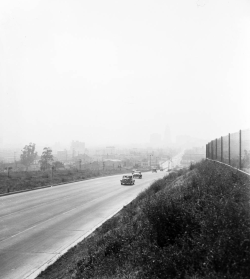 yesterdaysprint:  Smoggy Los Angeles, 1949
