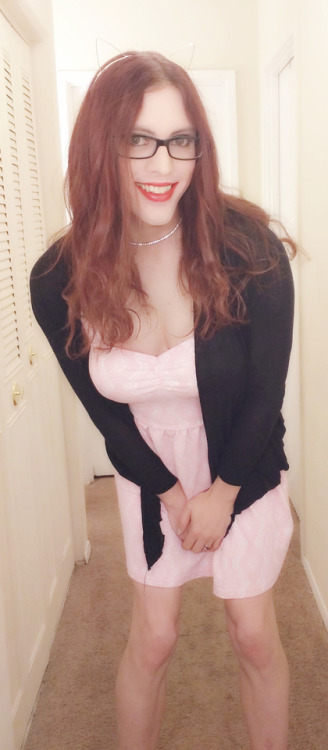 claralove25:  Its Friday!!! I attempted to curl my hair, and actually got a somewhat decent result! Also, I think I’m a pretty kitty :) Chokers and kitty ears are my new favorite thing!I’d love to know your thoughts!   Equally cute and sultry.