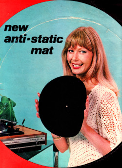 retroreverbs:  New anti-static mat: a new breakthrough in the