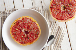 happyvibes-healthylives:  Spicy Broiled Grapefruit 