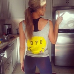 yogapantsandpanties:  Peace 